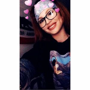 Meet your Posher, Alexis